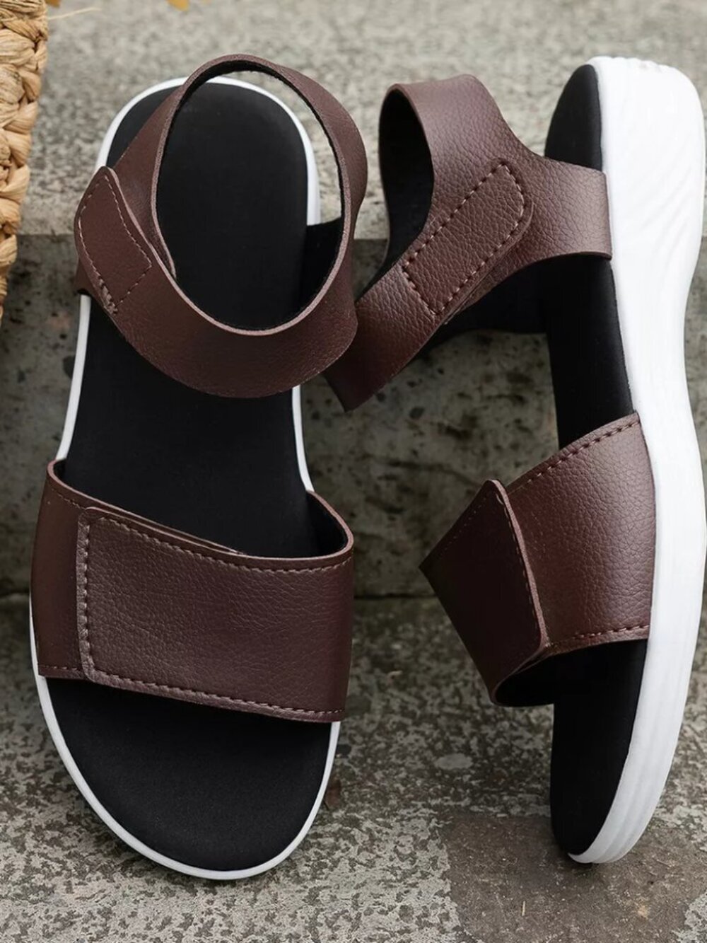 Open Toe Platform Sandals - Picture 9 of 9